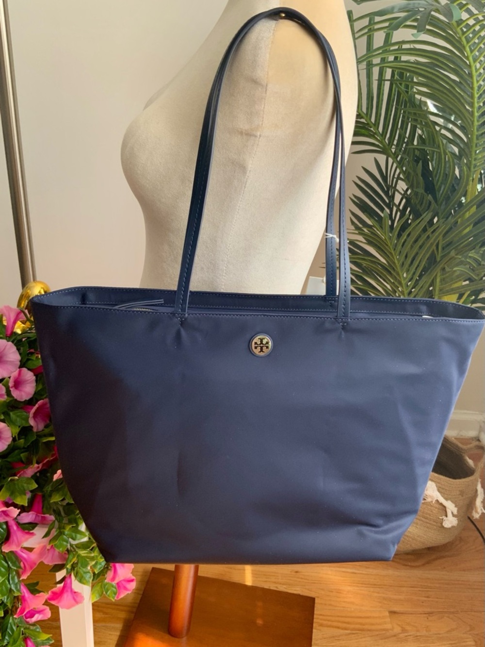 NWT TORY BURCH LARGE NYLON TOTE NAVY